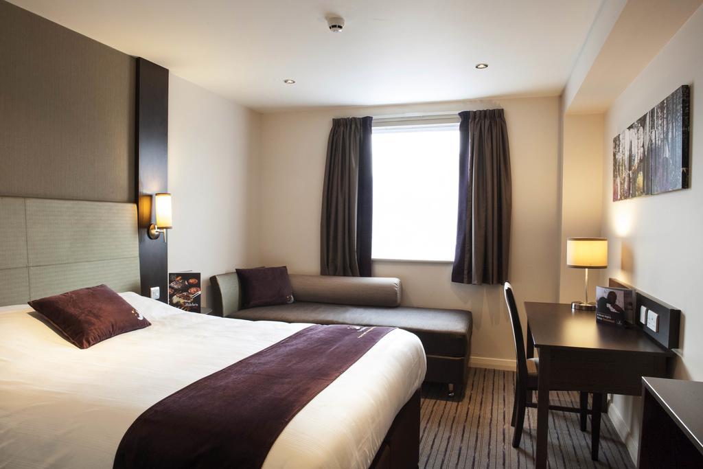 Premier Inn Bristol City Centre - Haymarket Exterior photo